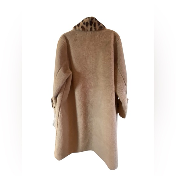 Coco and Carmen L:XL faux
Fur Felt Trench wrap coat. 🧥Animal Print Detail Cuff - Picture 2 of 5